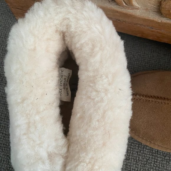 HONEY TAN SUEDE AND FLEECE SHORT UGG BOOT SLIPPERS SIZE 6 AUSSIE - Picture 3 of 6